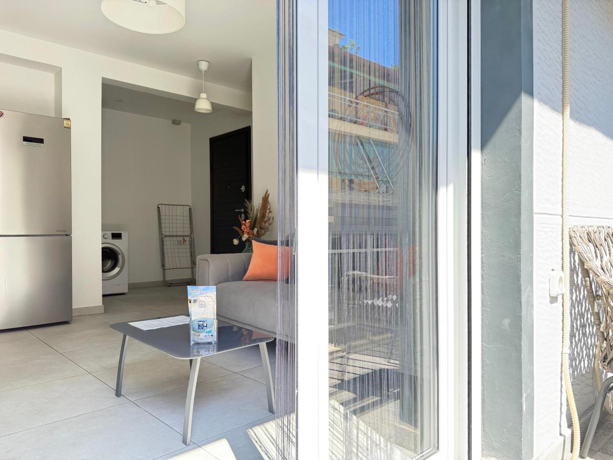P&P Boutique Apartments Aten Exteriör bild